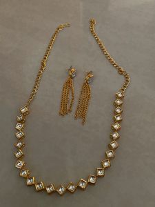 Elegant Gold-Tone Necklace &amp; Earrings