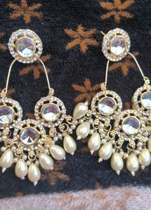 Beautiful Earring😍 Grab Fast