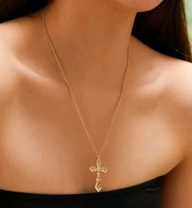 Geometric Artificial Jewellery — Pendant Necklace