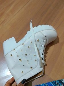 New Boots With Golden Stars✨ 😍🥾❤️