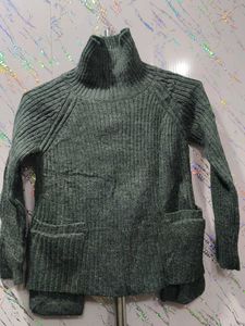 Cozy Green Turtleneck Sweater