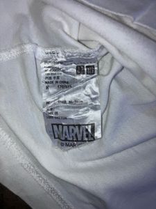 UNIQLO T-SHIRT