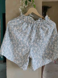 2 Cute Shorts