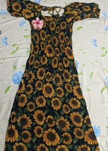 Chic Women&#39;s Medium Sunflower maxi dress