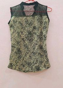 Gorgeous 🆕 Cut Sleeves Top