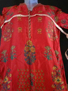 ♦️Graceful Red Floral Kurta Set♦️