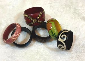 combo of any 2 vintage bangle Set