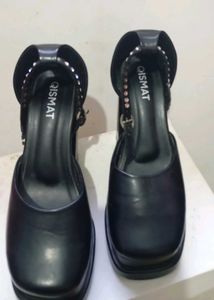 Trendy Valentino heels 👠👠