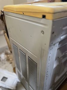 WINDOW AIR CONDITIONER