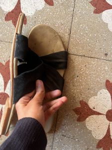 Black Knot Detail Sandals