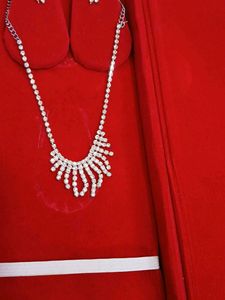Sparkling Necklace Set