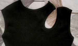 💗Ribbed black Cutout Top 🖤