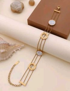 Elegant Gold Chain Bracelet