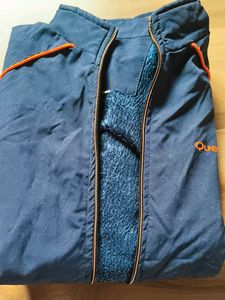 Quechua Jacket but front chain tuta hai