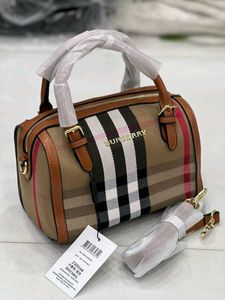 BURBERRY PREMIUM HANDBAG + SLING BAG DUFFLE TYPE