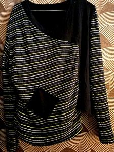 Xl Top With Full Sleeves..