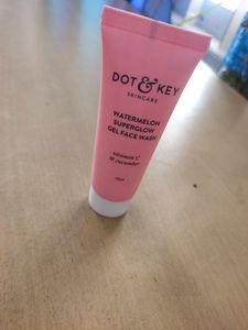 Dot &amp; Key Facewash