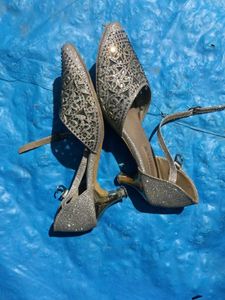 Pointed Heels 👠