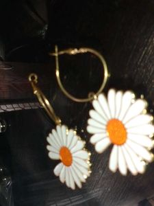 Pinterest White Sunflower Earings