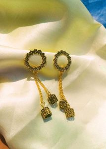 Pack Of 1 Long Earrings