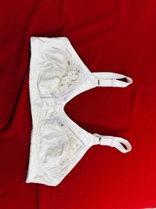 🇳🇿💫 Imported Stuff White Bra