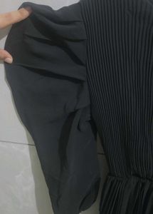 Elegant Black Pleated Dress