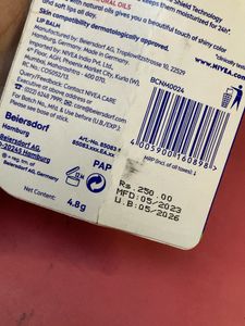 NIVEA Strawberry Shine Lip Balm