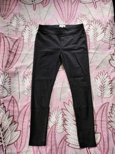 🌸Black Pull-On Jeggings