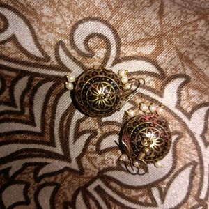 8 Traditional Earrings 1 Necklace