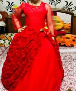 Red Rosebud Dress Bust 21 Inches Length 38