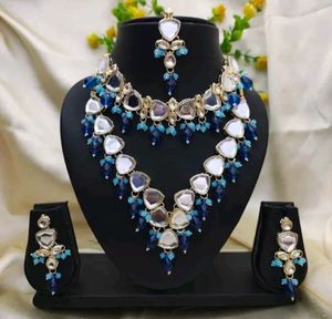 Emerald Green Kundan Jewelry Set