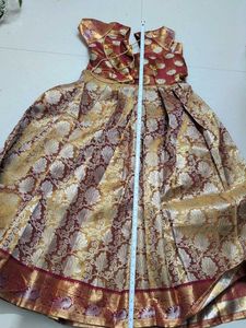 Pattu Look Alike Gown For Chubby Girls