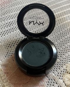 Sale 🔥 June NYX Nude Matte  Eyeshadow(Canada)