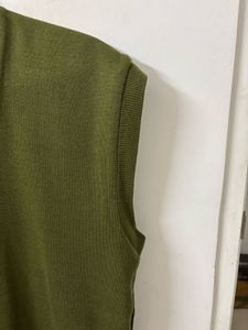 Green Sleeveless Sweater Vest