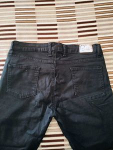 🎧Ripped Knee Jeans🎧