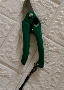 Seal Pack Gardening Cutters