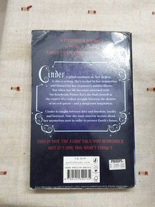 Cinder by Marissa Meyer