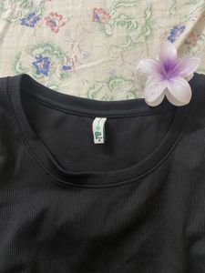 Black Ribbed Crop Top