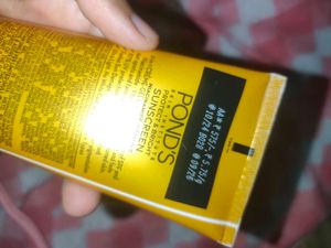Pond&#39;s Creme Gel And Light Sunscreen