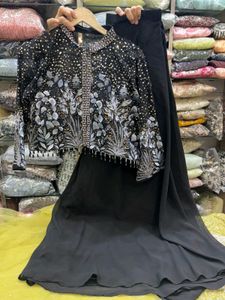 🖤🩶INDO WESTERN DIVIDER PLAZO WITH SHRUG🖤🩶