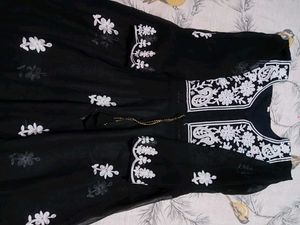 Elegant Black Embroidered Kurta