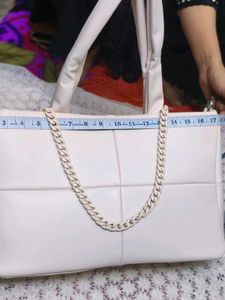 Elegant Tote Bag with Chain Detail super soft