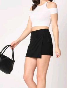 Chic Black Skort