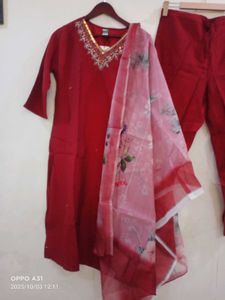 Ethnic vila Roman Silk Maroon Embroidered Kurta Se