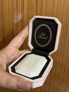 Too Faced Highlighter
