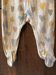 Carter&#39;s Heart Print Footed Pajamas - 9M