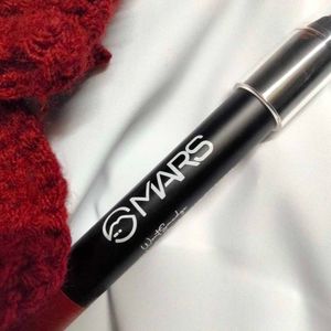 MARS Won&#39;t Smudge Won&#39;t Budge Crayon Lipstick🎀