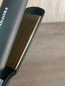 Stylish Salon Style Red-Black Hair Straightener