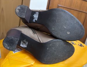 LEATHER LACE BACK BLOCK HEEL HIGH BOOTS