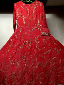 👑✨Royal Red Gown with Golden Embroidery ✨👑